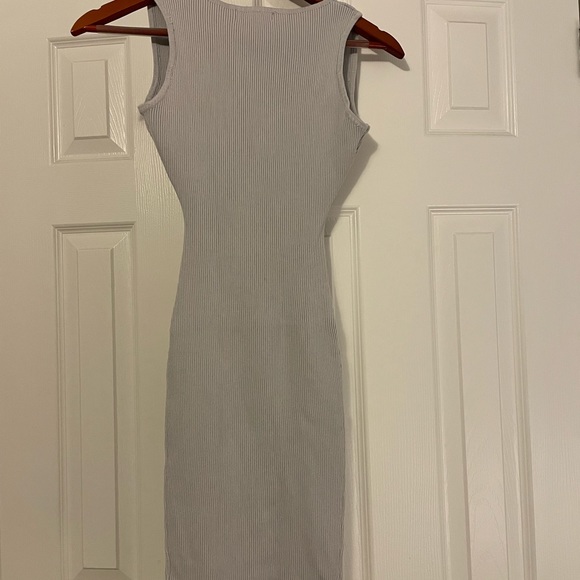 Revamped small lavender dress - Picture 3 of 4